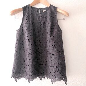 Ann Taylor LOFT Petites Sleeveless Gray Embroidered Floral Lace Blouse